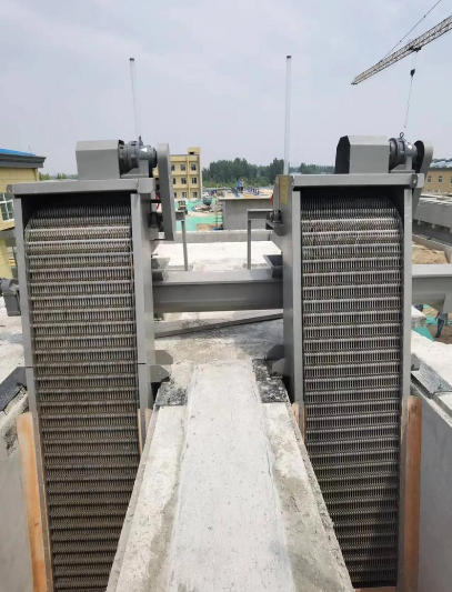 回转式清污机使用